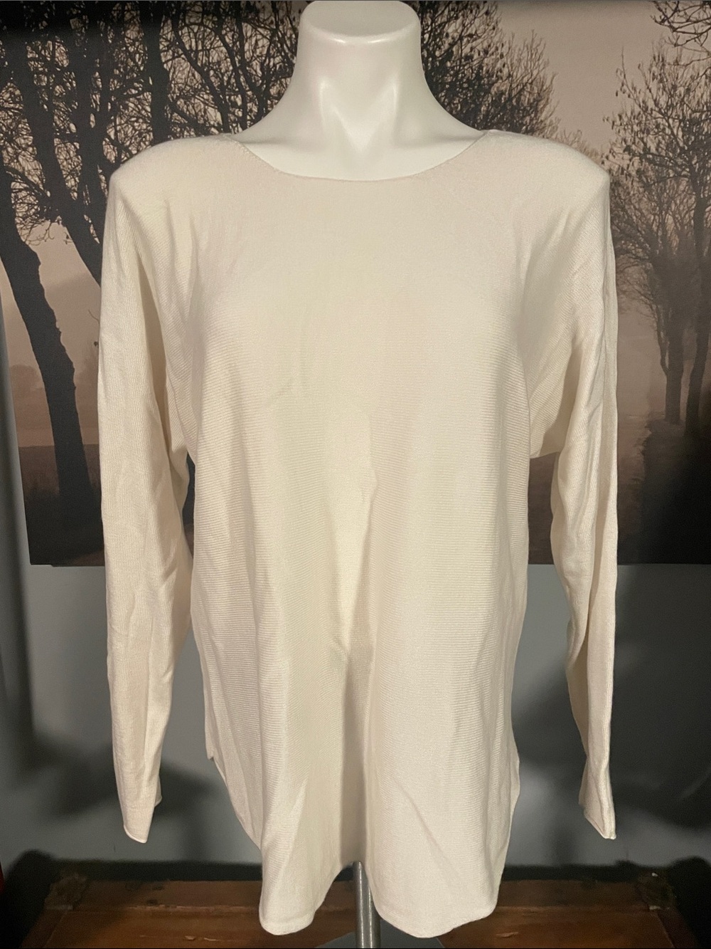 Neiman Marcus Cashmere Cream Sweater - L